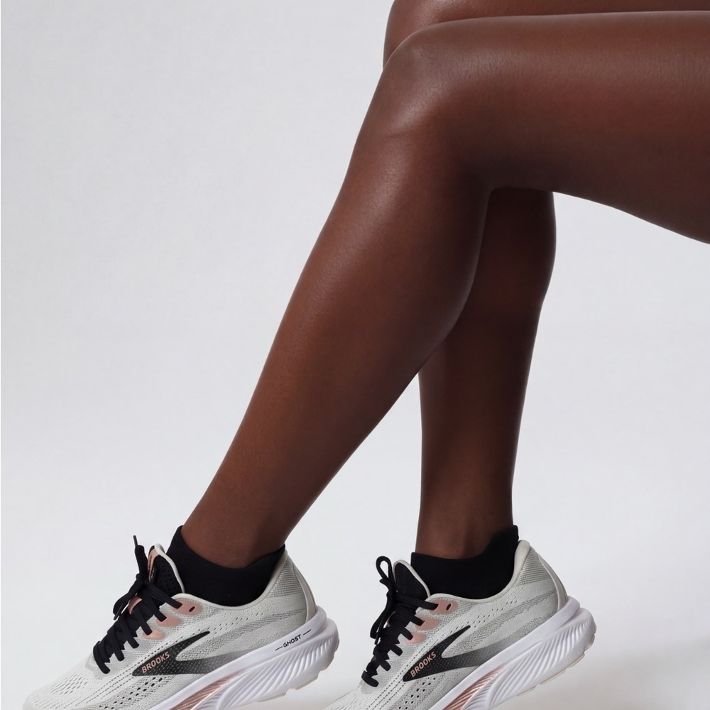 Brand New In Box Womens Brooks Ghost 17 Size 5 Wide. Off White, Rose Gold, Black - Picture 15 of 15